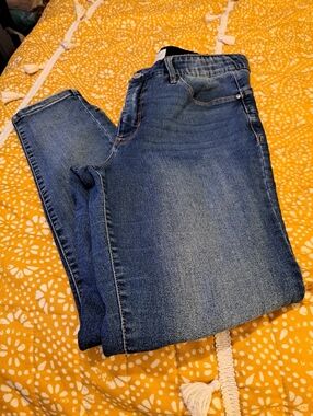 ANGELS FOREVER Mid Blue Stretch Denim Jeans EUC